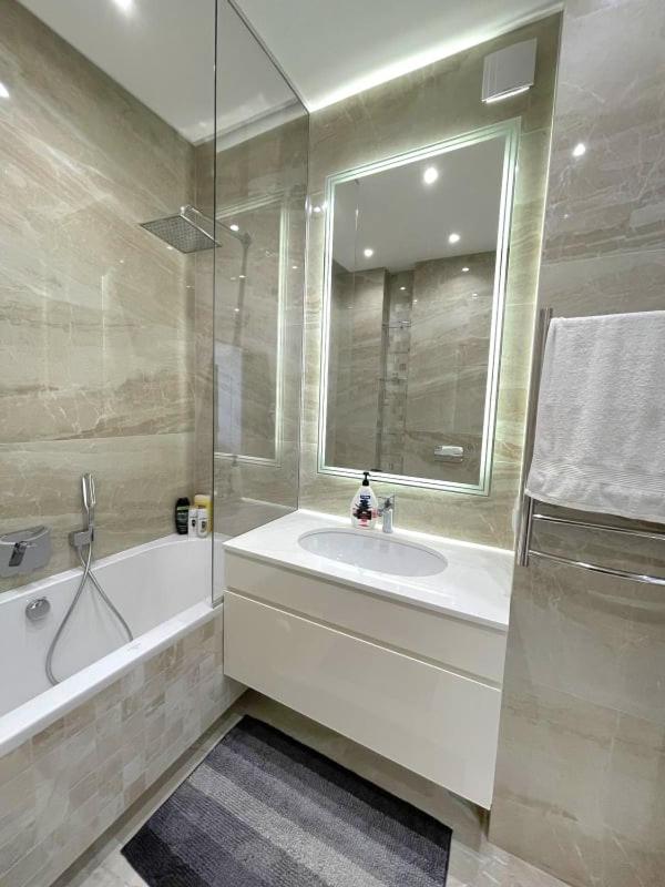 Vip Apartment 120M2 With Panoramic Windows, 22 Floor. Obolon Kiev Buitenkant foto