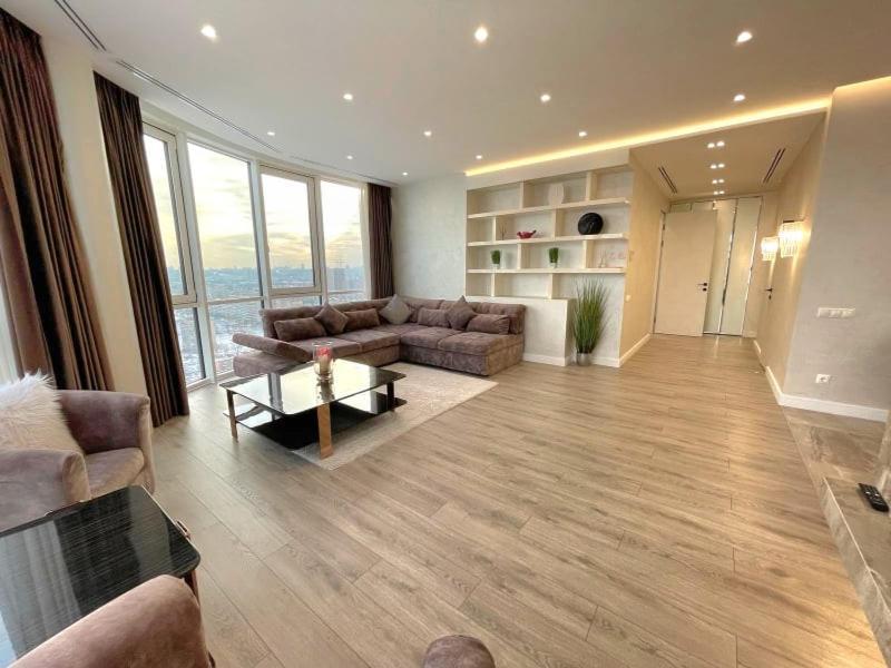 Vip Apartment 120M2 With Panoramic Windows, 22 Floor. Obolon Kiev Buitenkant foto