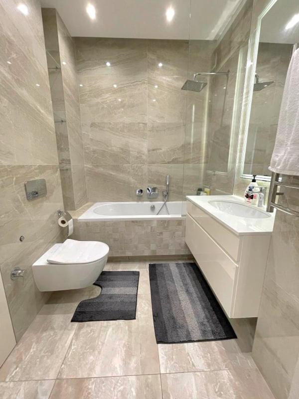 Vip Apartment 120M2 With Panoramic Windows, 22 Floor. Obolon Kiev Buitenkant foto