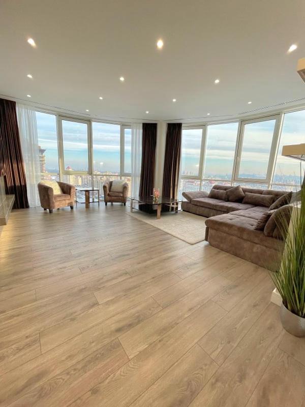 Vip Apartment 120M2 With Panoramic Windows, 22 Floor. Obolon Kiev Buitenkant foto